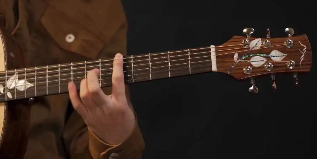 如何给儿童挑选吉他,小孩初学吉他怎么挑选吉他