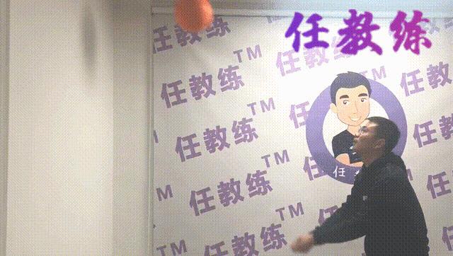 北京体育中考排球垫球技巧,中考排球垫球的正确姿势视频