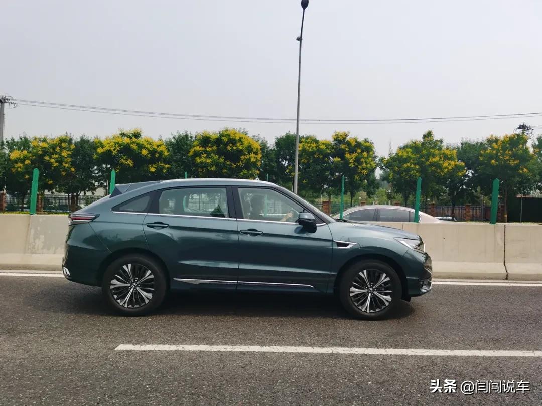 本田ur-v选择哪款更合适,本田urv驾驶空间比crv大