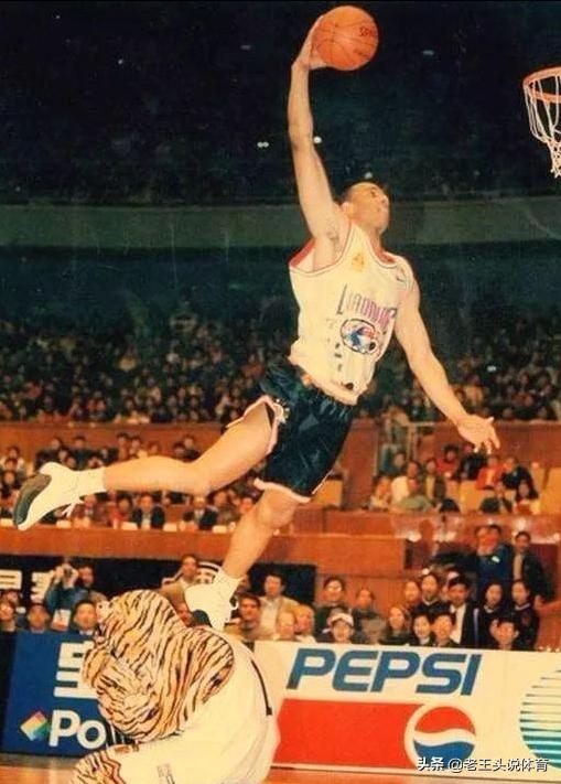 辽宁男篮曾经的外援詹姆斯,辽宁扣篮王詹姆斯