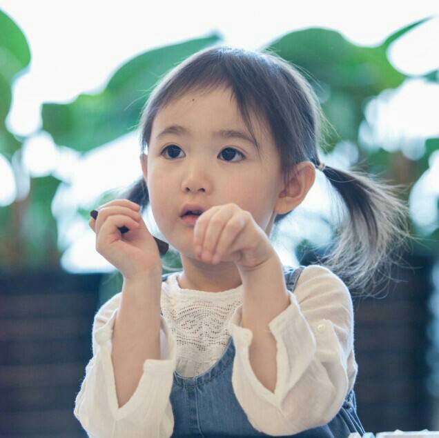 只说奥莉像洋娃娃，你一定没见过“俄罗斯真人芭比”库尔尼科娃