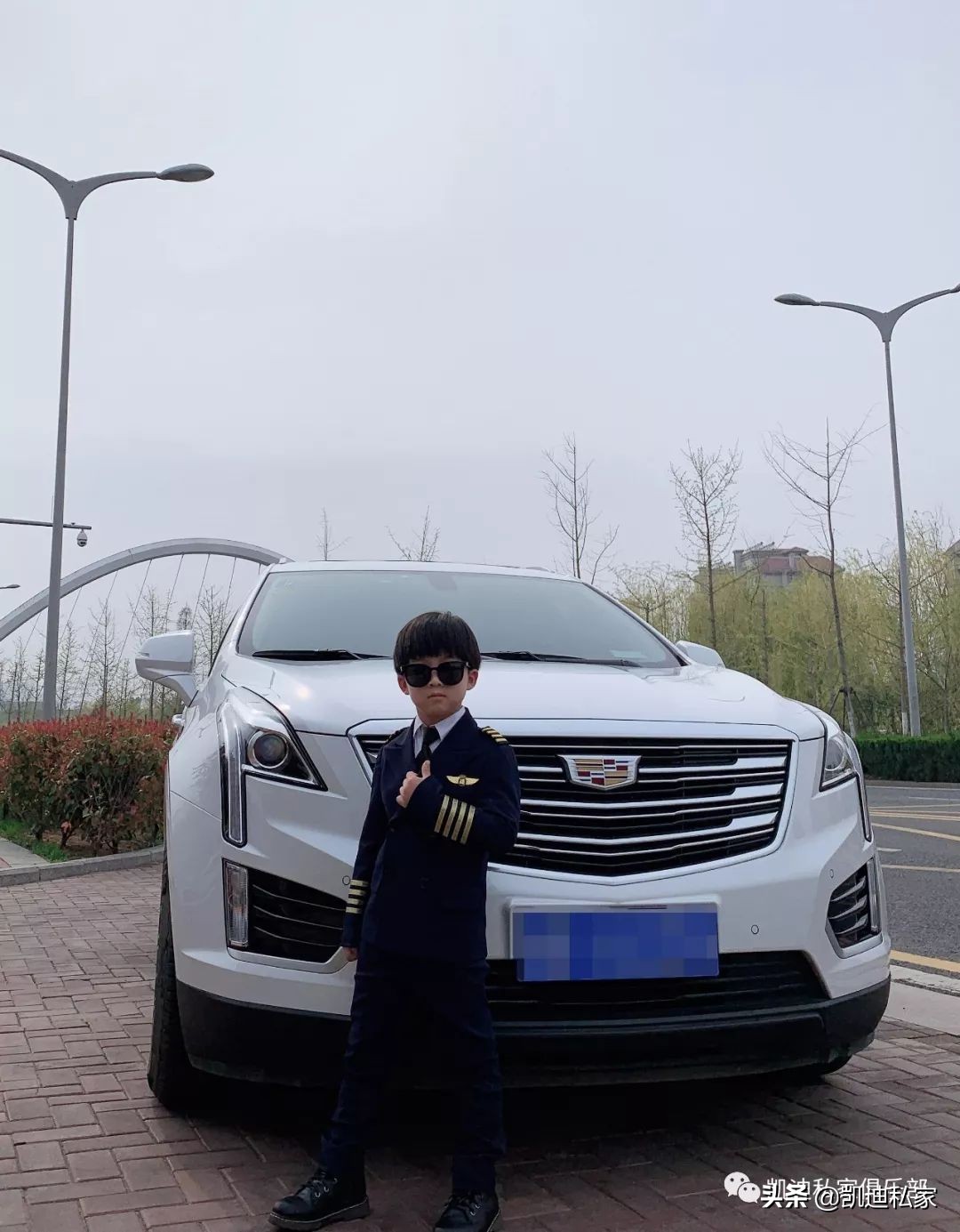 坐着奔驰长大的孩子,坐着儿子开的车倍感幸福