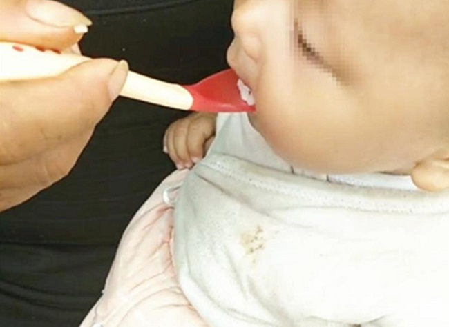 6个月宝宝没奶了吃什么,6个月宝宝没有母乳吃什么奶粉