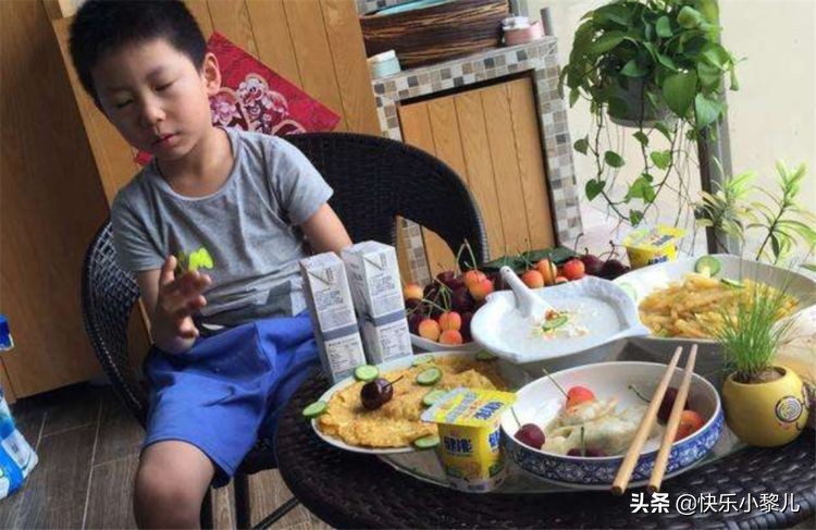 儿童早餐一杯豆浆一个鸡蛋合理吗,孩子每天早上吃鸡蛋喝牛奶好不好