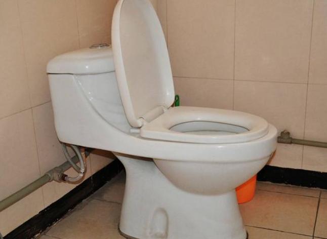 马桶漏水了找谁,马桶漏水去哪里找