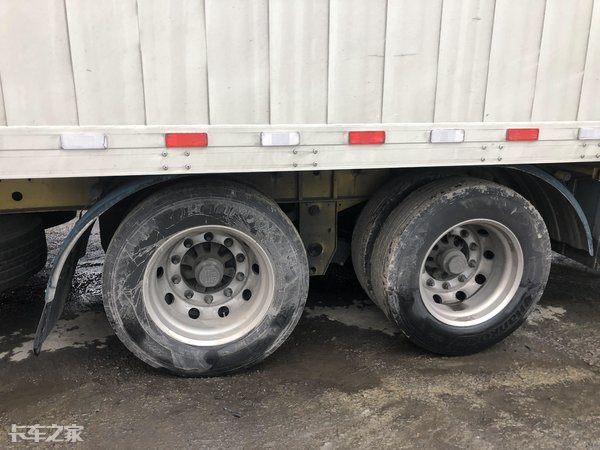 沃尔沃单驱牵引车4x2二手车,沃尔沃货车4米2高栏