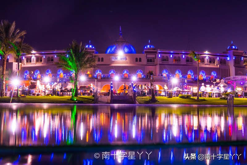 一半沙漠一半海洋图片,一半沙漠一半湖水