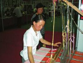 老传统土布手工技艺,少数民族土布手工