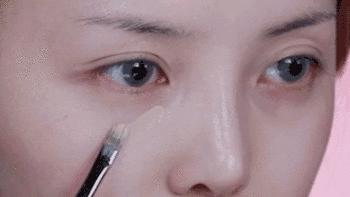 先上遮瑕还是先上粉底液比较好,底妆是先上防晒还是先上隔离