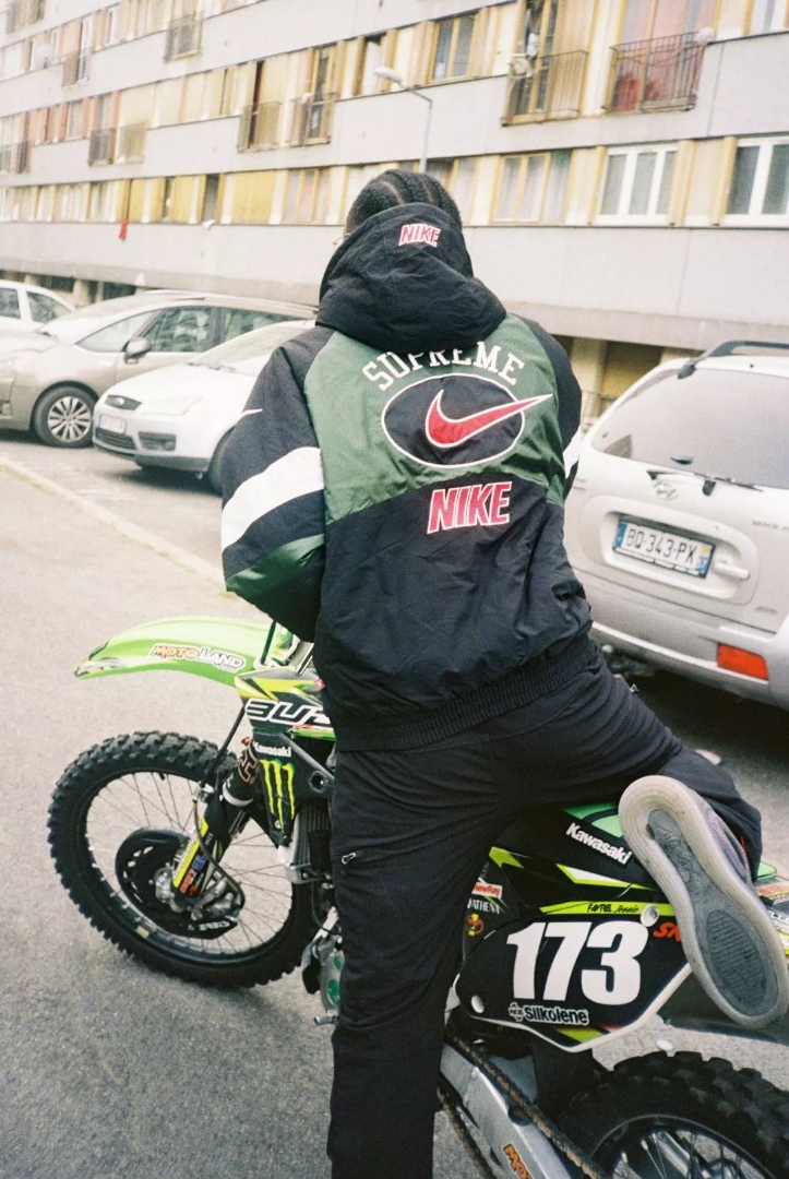 nike和supreme联名鞋子,nike跟supreme联名夹克