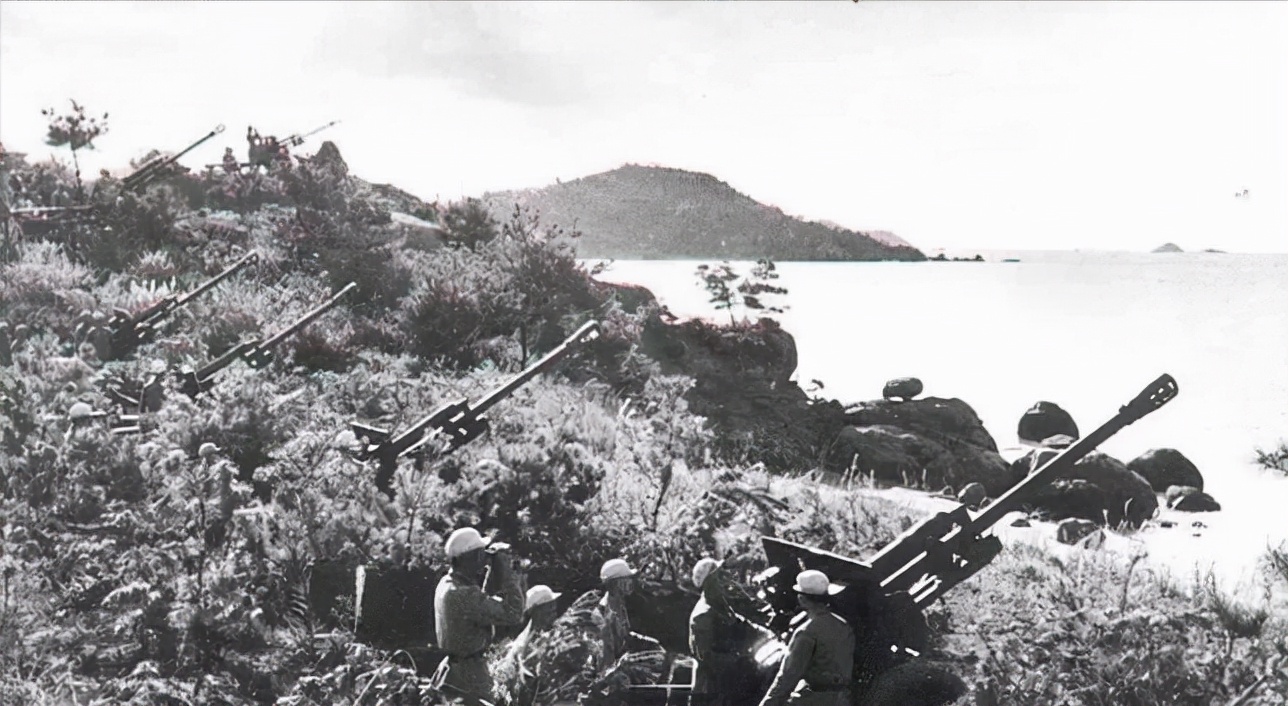 每秒6发炮弹落下，一平方米土地有76发炮弹爆炸，比长津湖更惨烈