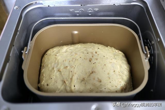 柏翠面包机硬欧包制作方法,面包机欧包配方和制作方法