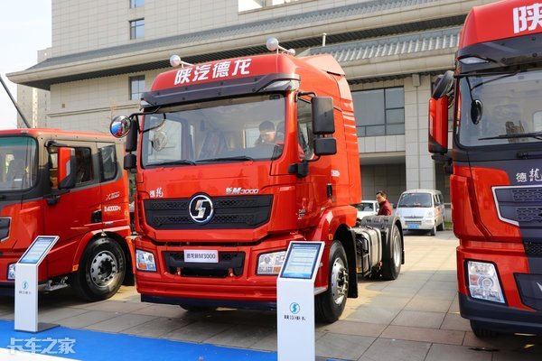 乘龙h5v4x2港口牵引车,豪沃tx-4x2港口牵引车