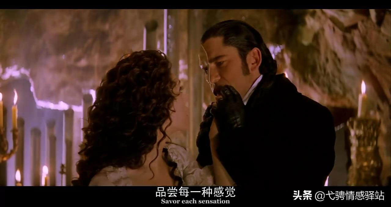 歌剧魅影中魅影放走克里斯汀,歌剧魅影克里斯汀与魅影同台