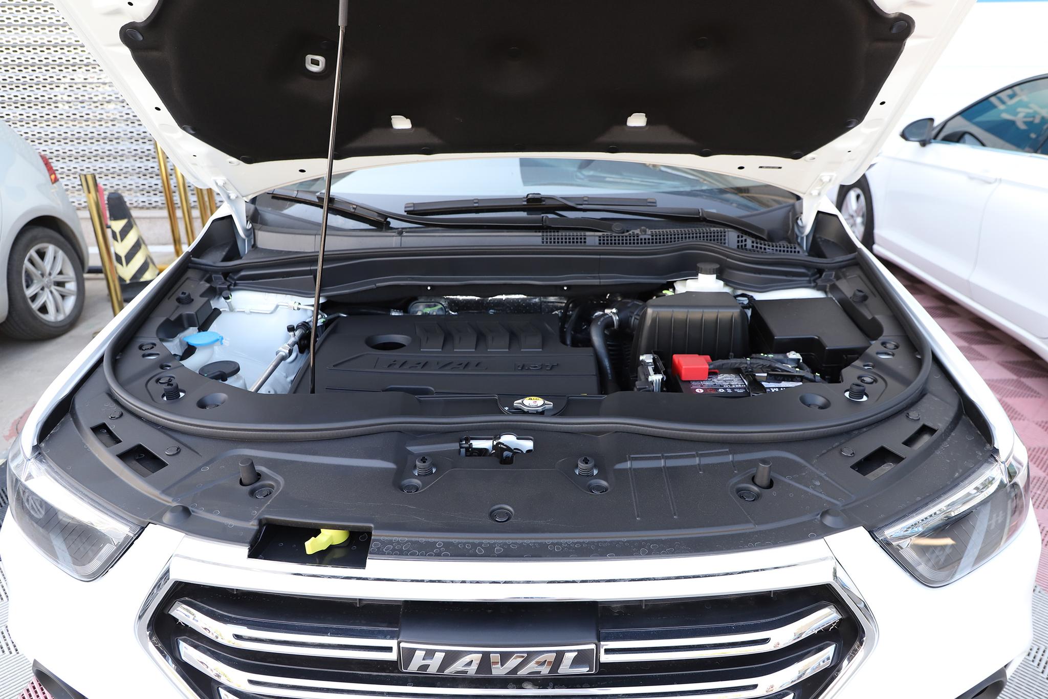 哈弗h62012款手动挡增压器漏油,2016款哈弗h6发动机背面漏油