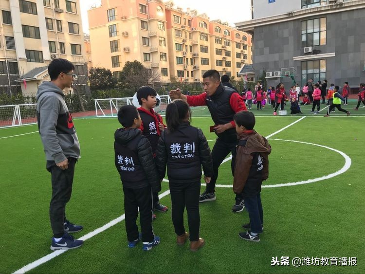 校园足球比赛热血,热血沸腾的校园比赛