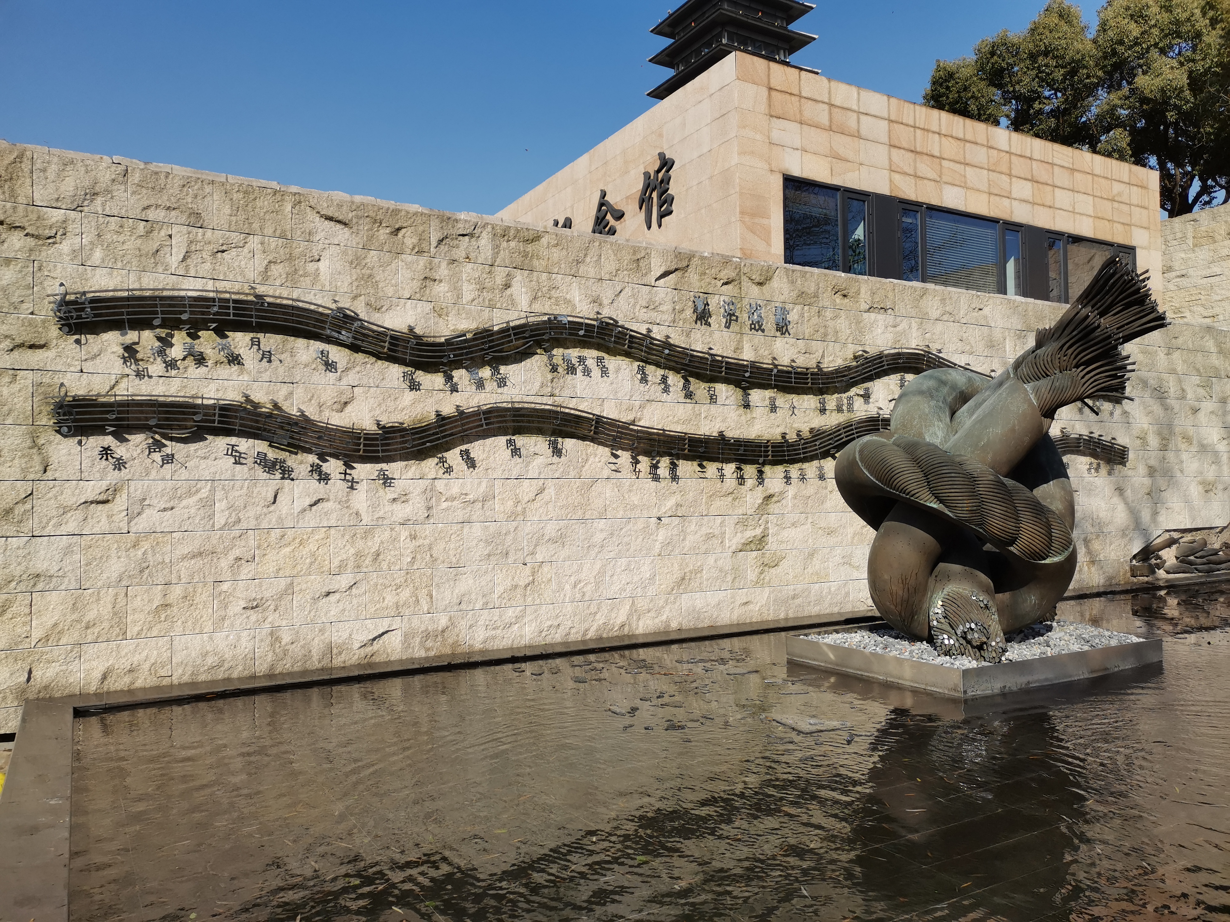 淞沪抗战纪念公园,广东游客淞沪抗战纪念馆