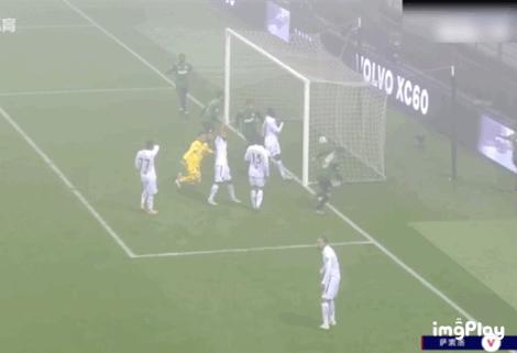 意甲亚平宁赛场高难动作蝎子摆尾重现江湖，够精彩吧？你看了么？