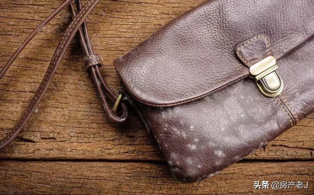 皮衣衣服皱巴巴怎么弄平整,皮衣服有褶皱怎么弄平