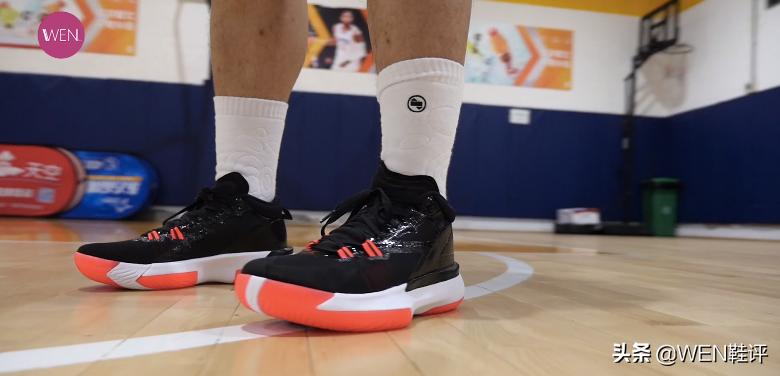 不到四百的好鞋推荐,不到四百块的潮鞋