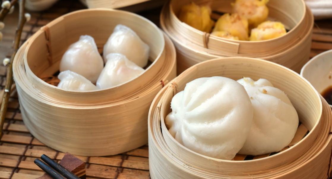 辛苦创业的小两口,勤劳致富的夫妻店