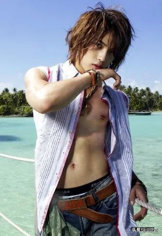 独家扒皮金在中作妖史：谎称自己感染新冠肺炎，激吻*女幼**还骗粉丝