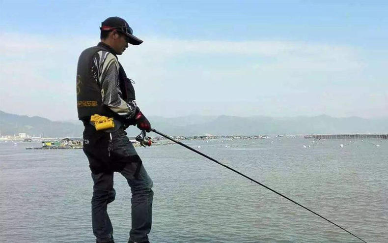 5.4米竿稍入水多少合适,钓大鱼时竿稍入水多少才合适