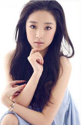 欠债800亿也不忘泡妞,豪掷1亿博美人一笑,父亲去世葬礼都不参加