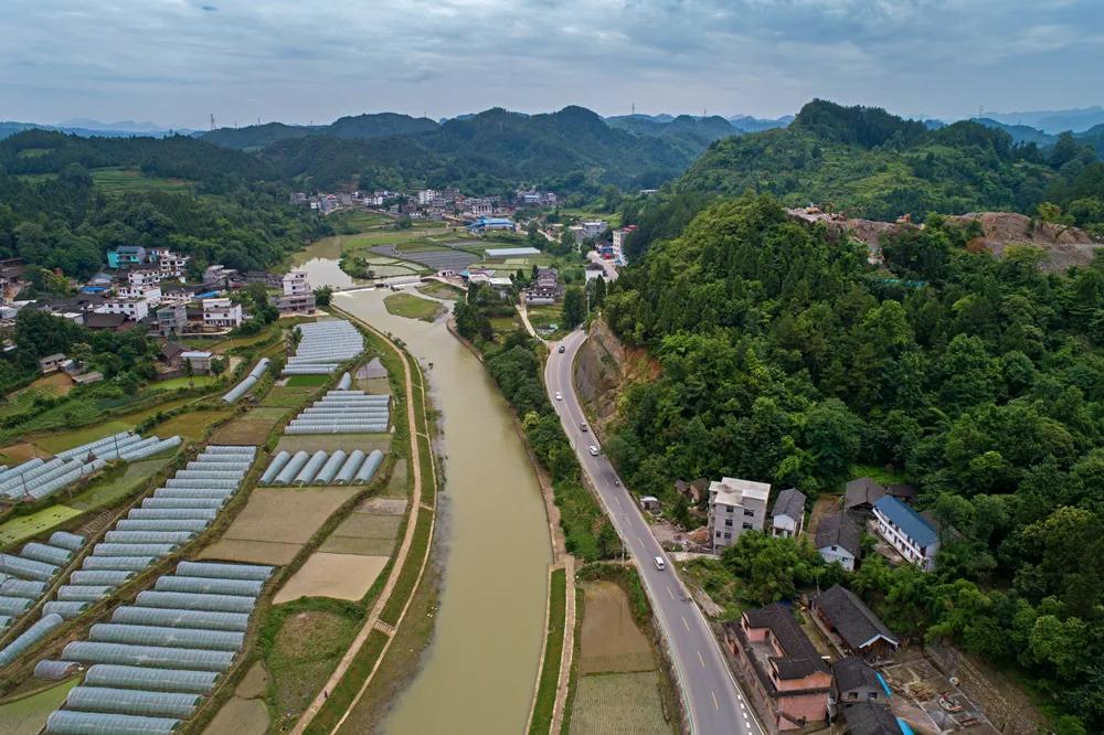 贵州是如何强势逆袭的,贵州突飞猛进的发展