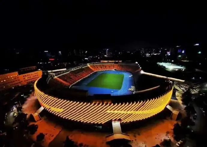 西安国际足球中心展示中心,西安国际足球中心夜景