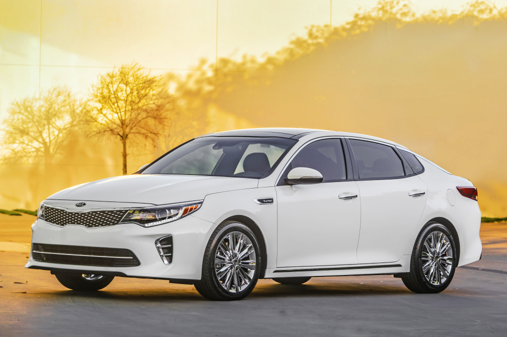 起亚k5是b级车吗,全新起亚k5高颜值运动帅气真香