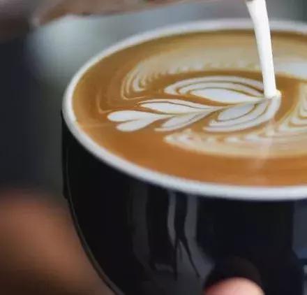 咖啡新手入门拿铁,拿铁咖啡是怎么做出来的