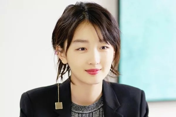 周冬雨小个子怎么穿,周冬雨的穿衣最适合矮个子参考