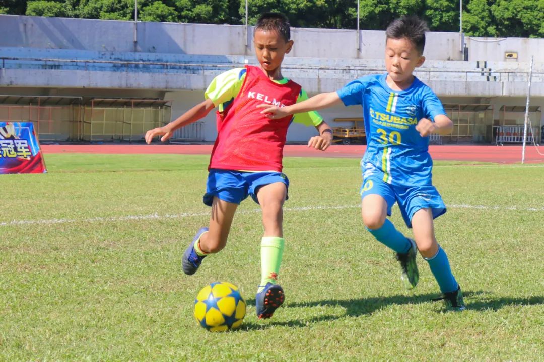 当中山、日本足球青训“激情相遇”，你更支持谁？