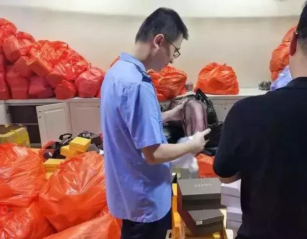 揭秘奢侈品代购内幕,奢侈品海外代购造假