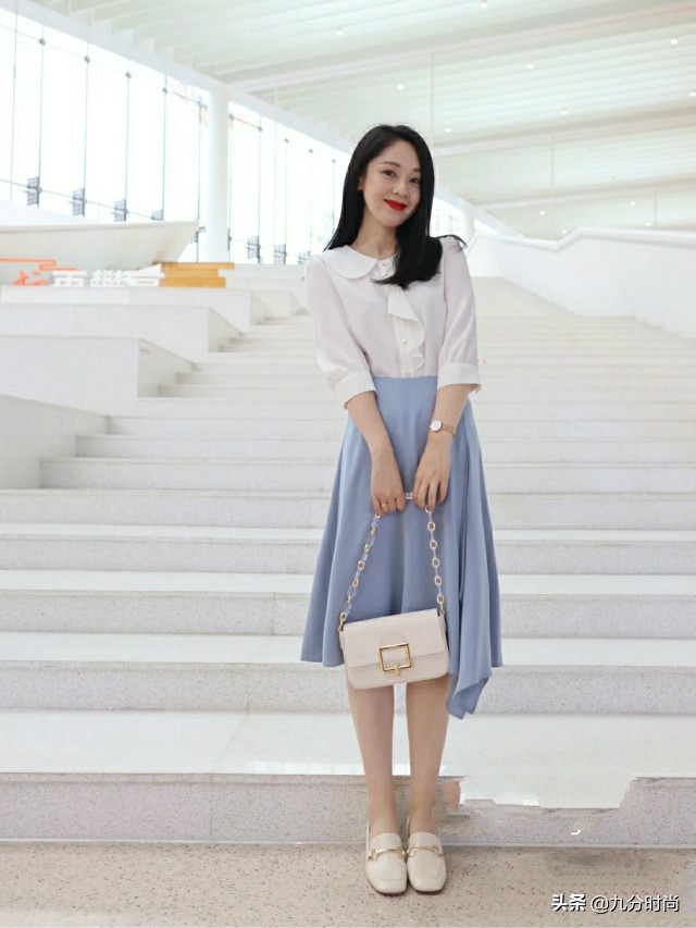 入春第一双鞋不知道怎么选？一双“平头鞋”就足够，时髦整个春天