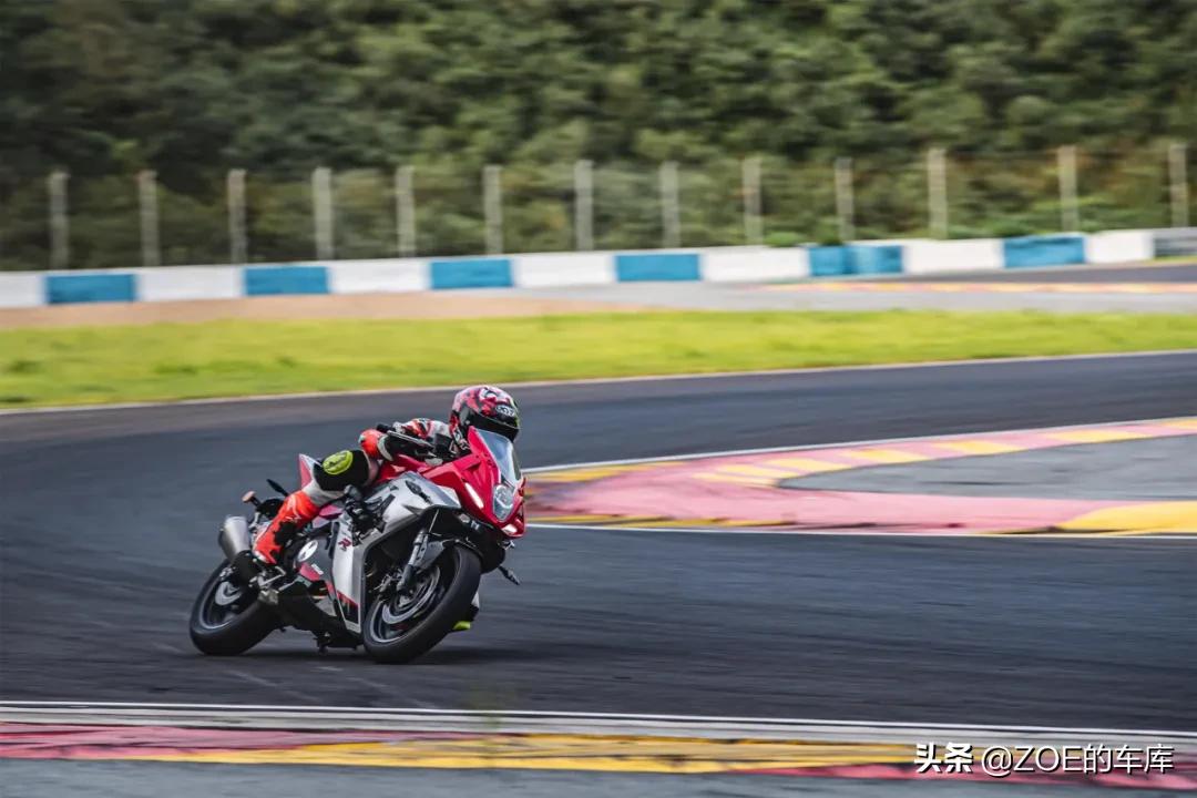 贝纳利tornado302配色,贝纳利龙卷风tornado252r缺点