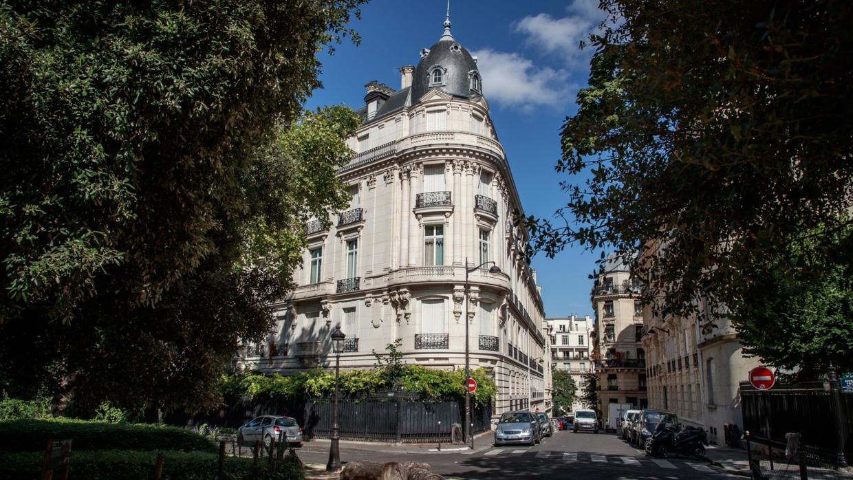 丧病升级!爆吴亦凡诱骗少女成产业链,团队拉皮条兄弟共享?