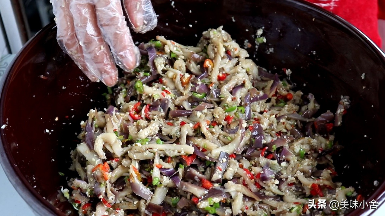 腌茄子蒜蓉茄子,茄子吃不完腌茄子怎么做