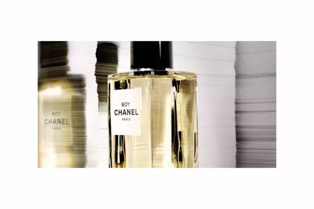 闻香识女人中提到的香水品牌,闻香识女人讲了一个什么故事