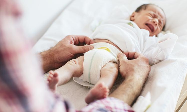 宝贝反复湿疹怎么办,宝贝反复湿疹是奶粉过敏吗