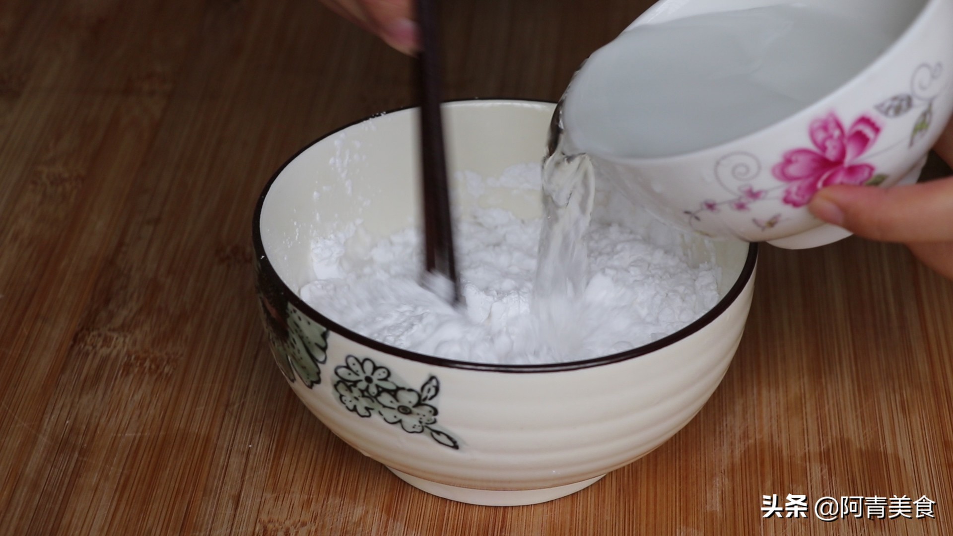 凉皮最简单快速做法不揉面不洗面,凉皮新做法不用洗面不用揉面