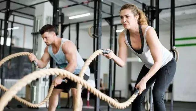 跑步肩膀痛练什么,跑步后肩膀酸痛怎么回事