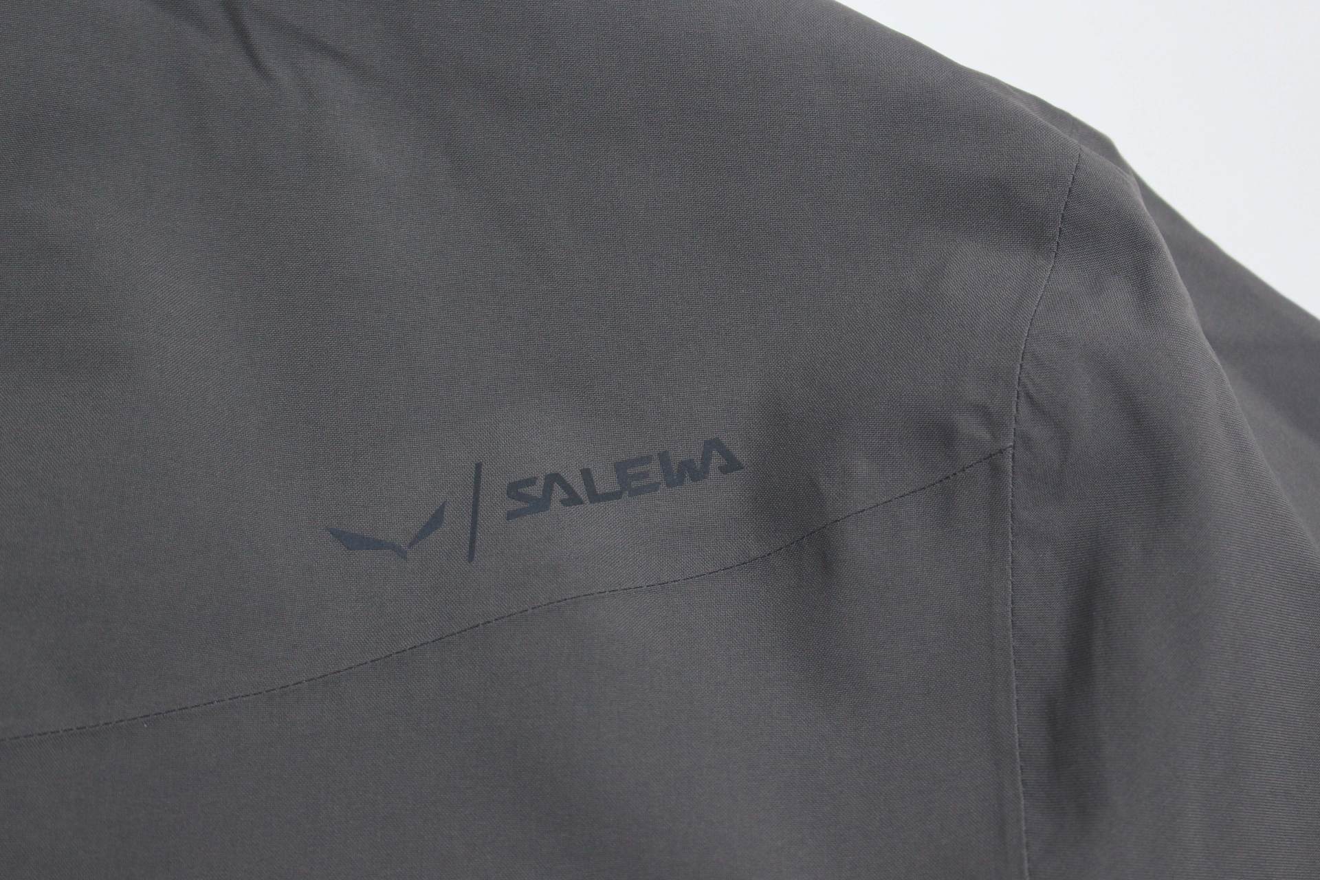 好看又好穿的冲锋衣测评,适合日常穿的户外冲锋衣