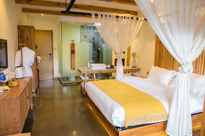 消失的地平线上的“香巴拉”和“女儿国”（二）