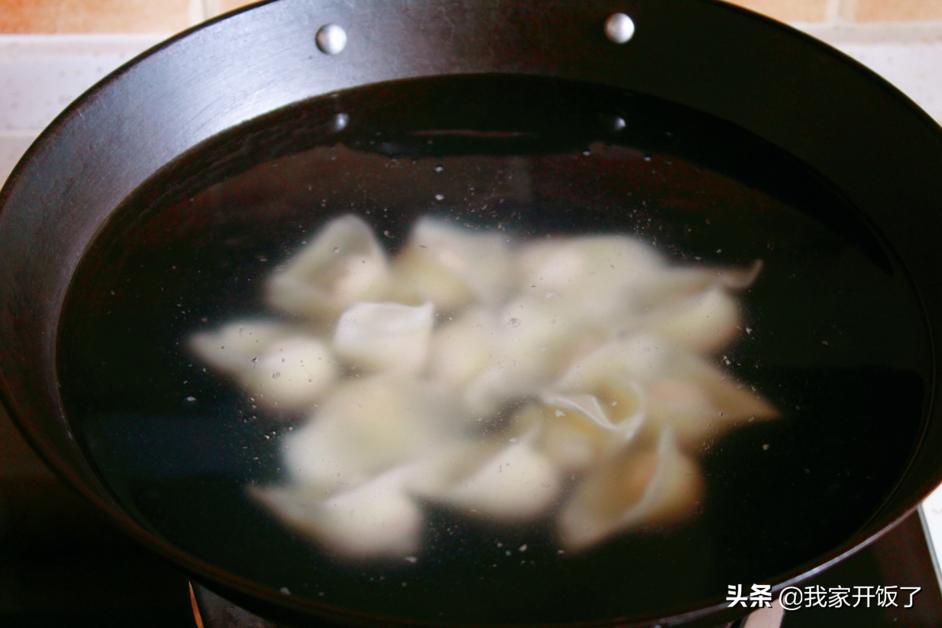 冰冻永康馄饨怎么煮不会破皮,现包的馄饨容易破皮了怎样解决