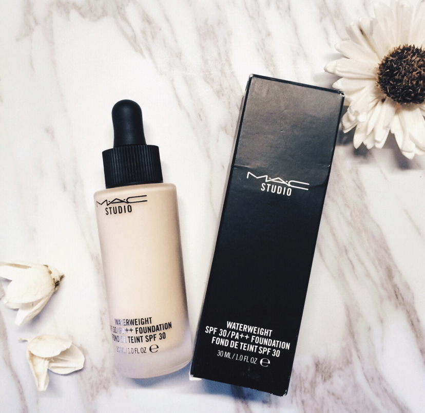 水润型粉底液混油皮,中三白适合什么粉底液雅诗兰黛