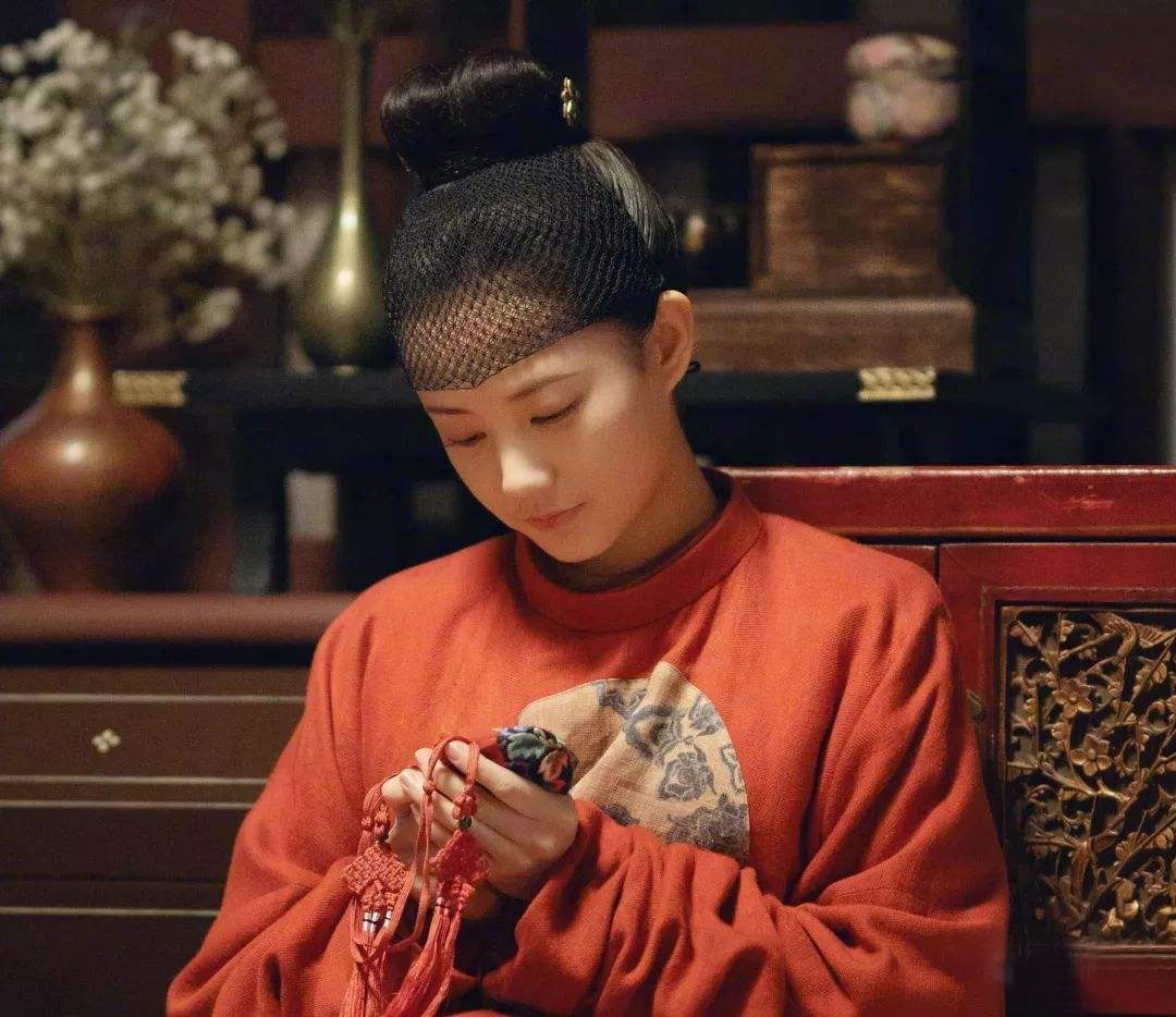 李一桐为什么火不过白鹿,李一桐为什么会火