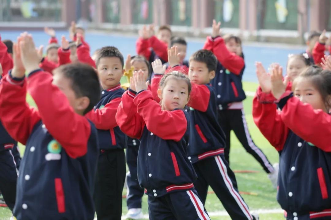 运动润童心快乐助成长,运动润童心健康筑梦想