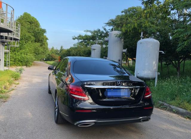 奔驰e级选什么内饰好看,奔驰e级内饰有哪些可以选